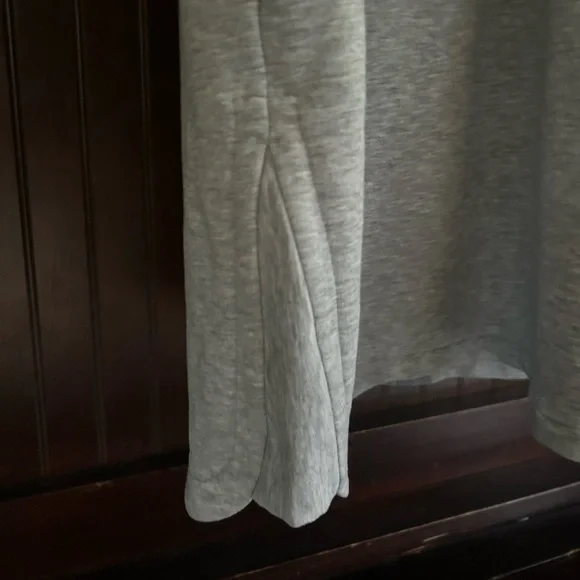 ATHLETA Gray Short Sleeve Crew Neck T-Shirt Athletic Dress Athleisure Preppy | M - Picture 8 of 16